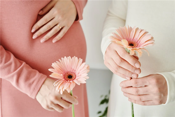 资料解释:怀上9胞胎女子进行减胎手术可以吗？