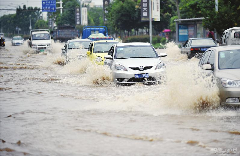 全面解答解释落实:广东沿海多地遭遇海水倒灌，车辆被淹成灾