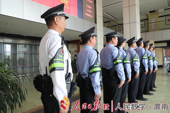 全面解答:民警携带装备的重要性及其现代化趋势